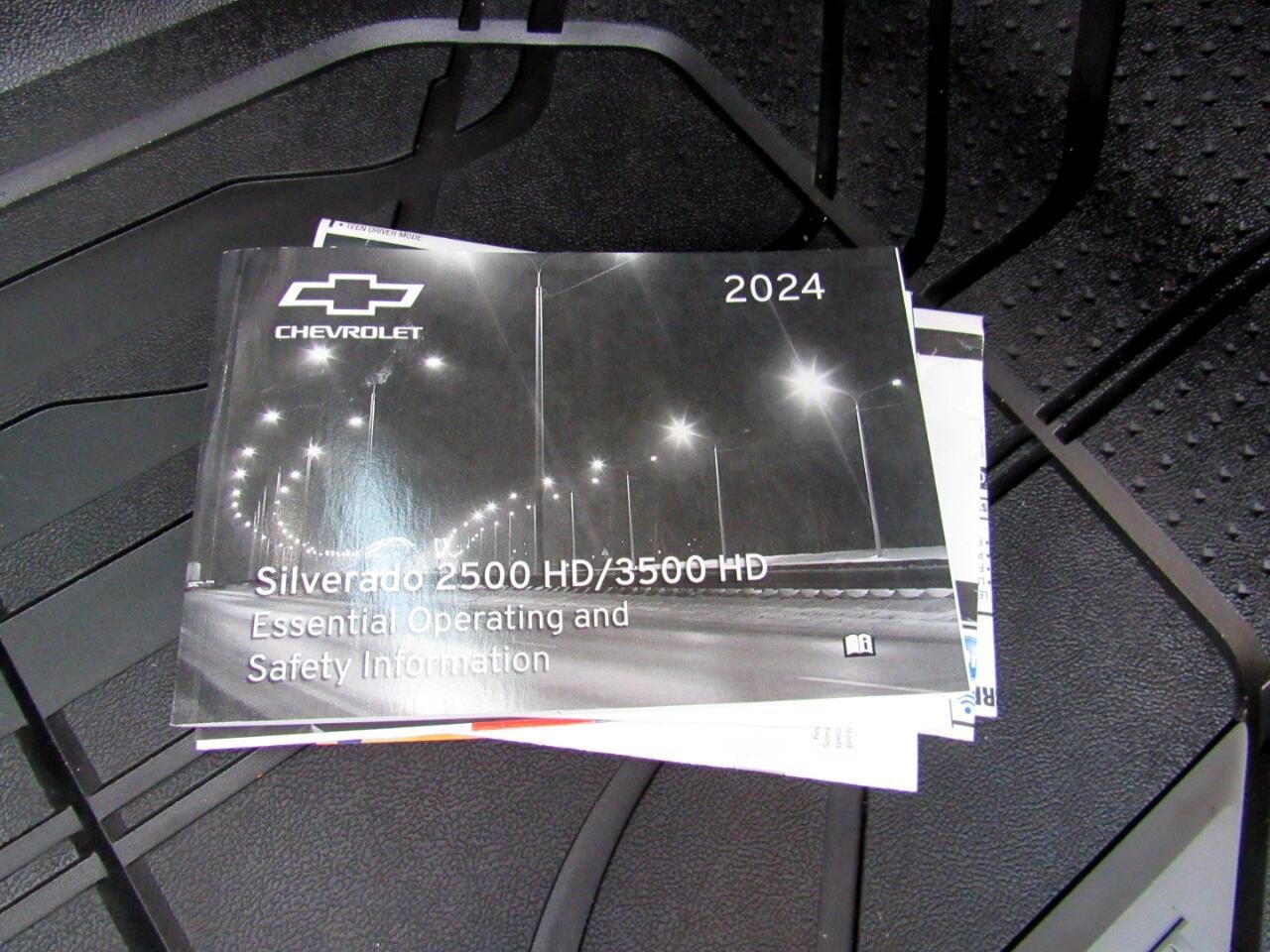 Used 2024 Chevrolet Silverado 3500 LTZ w/ LTZ Convenience Package image 43