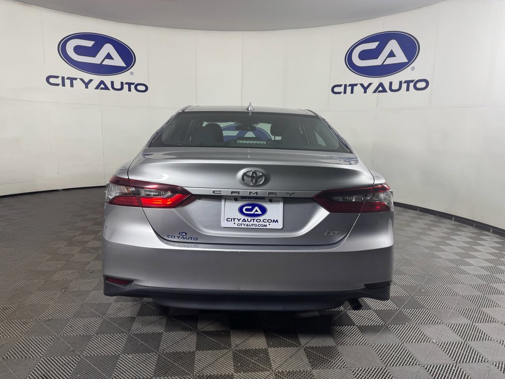 Used 2021 Toyota Camry LE image 4