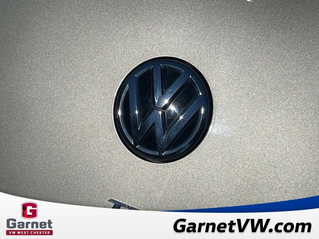 Used 2013 Volkswagen Beetle TDI image 21