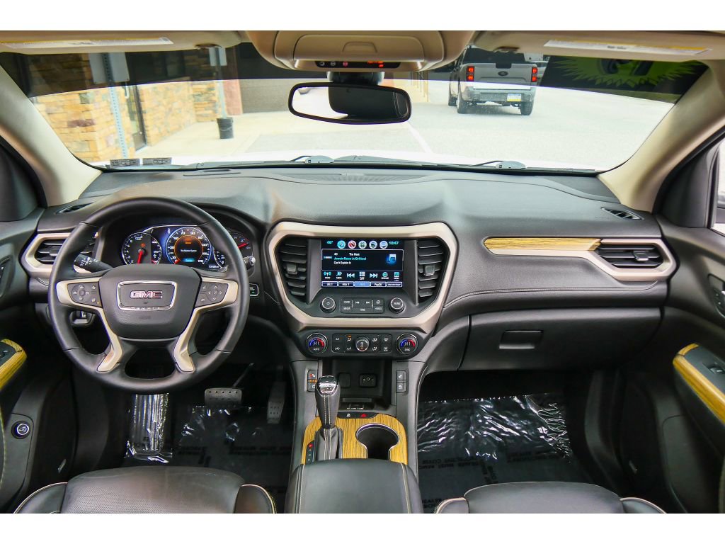 Used 2019 GMC Acadia Denali w/ Technology Package AWD/4WD image 13