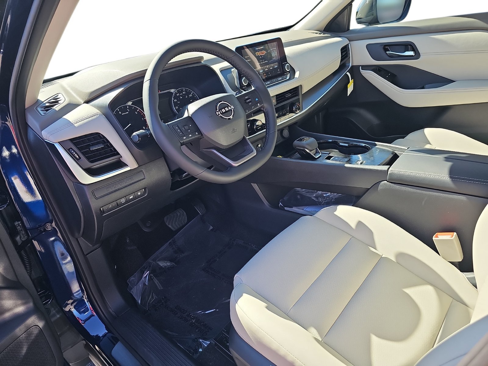 New 2027 Nissan Rogue Dark Armor FWD image 16