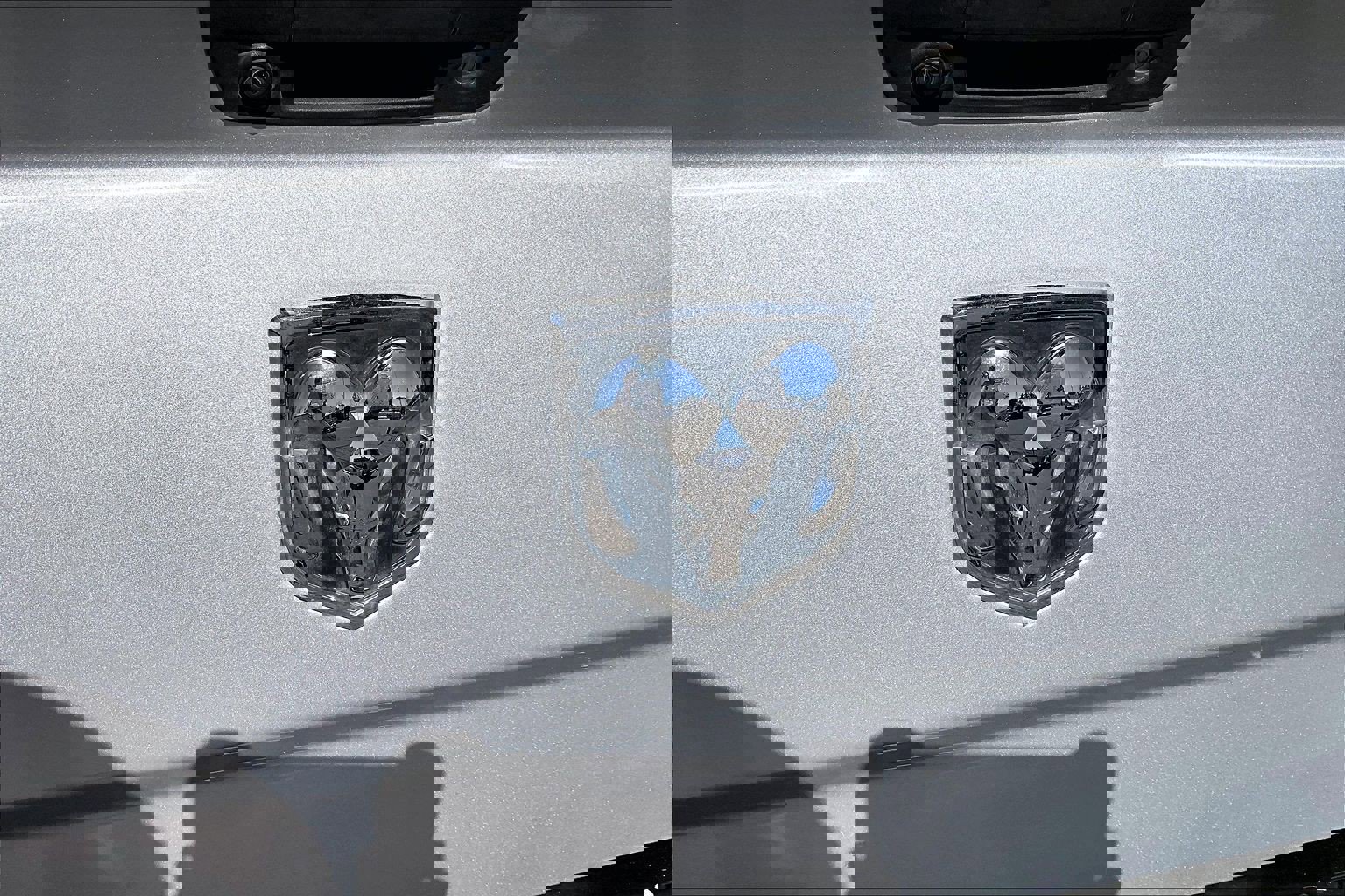 Used 2018 RAM 1500 Express RWD image 25