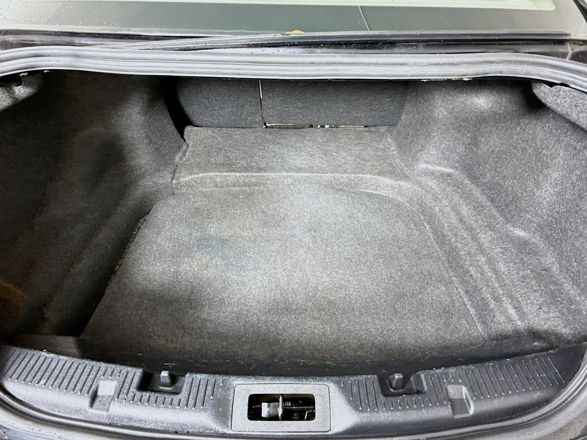 Used 2018 Ford Taurus SE image 30