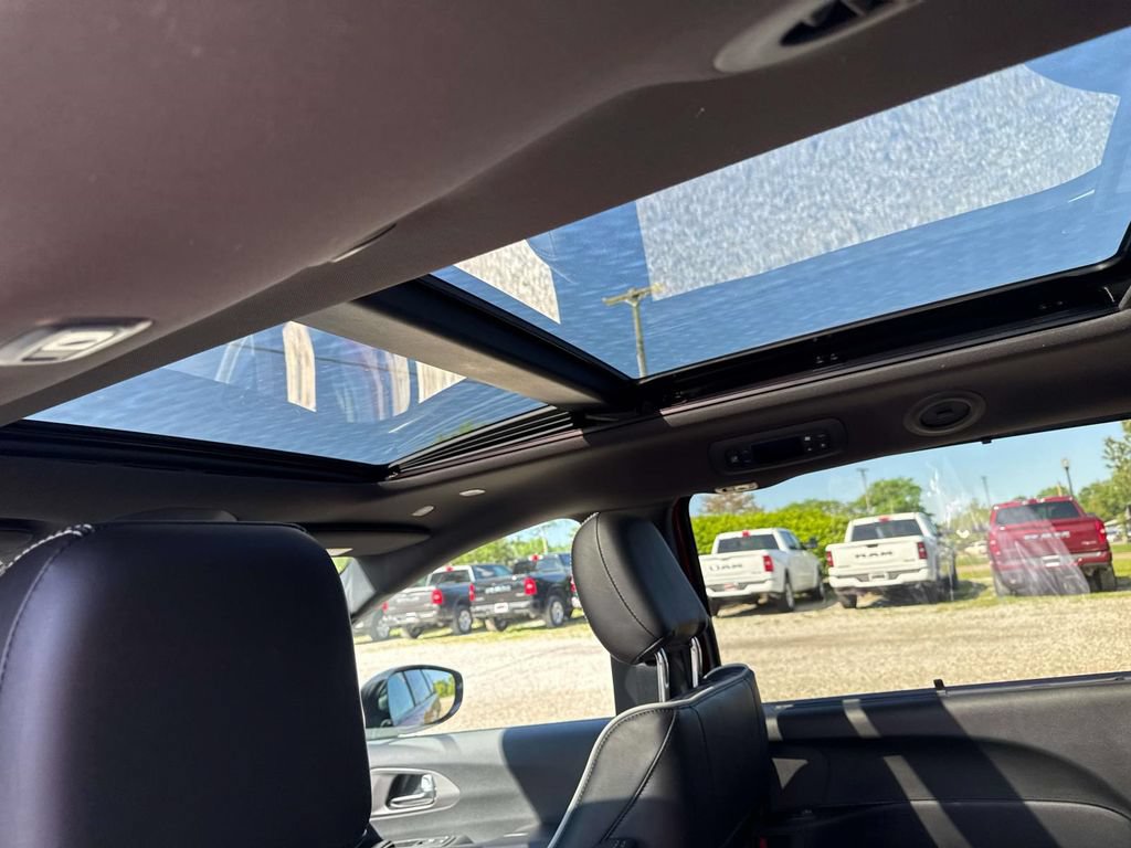 New 2027 Chrysler Pacifica Limited w/ S Appearance Package FWD image 10