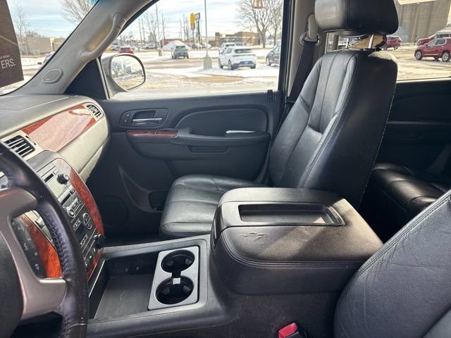 Used 2013 Chevrolet Suburban LT AWD/4WD image 18