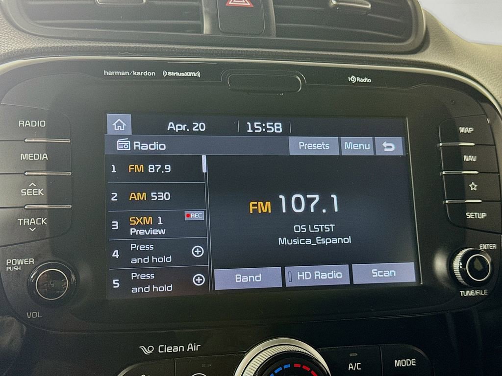 Used 2018 Kia Soul + image 17