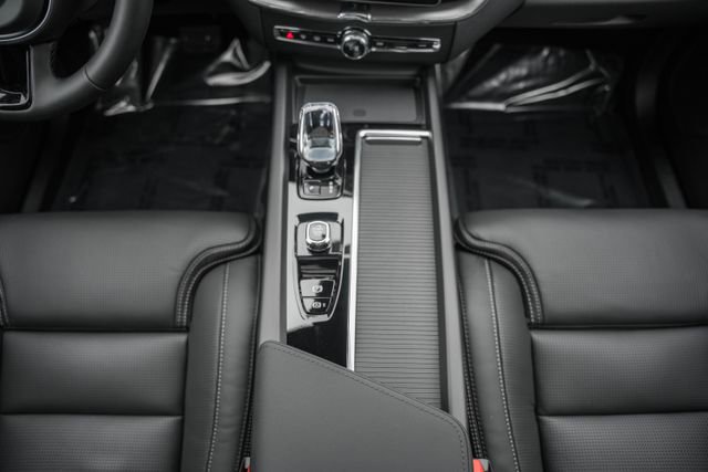 New 2026 Volvo XC60 B5 Ultra w/ Protection Package Premier image 28