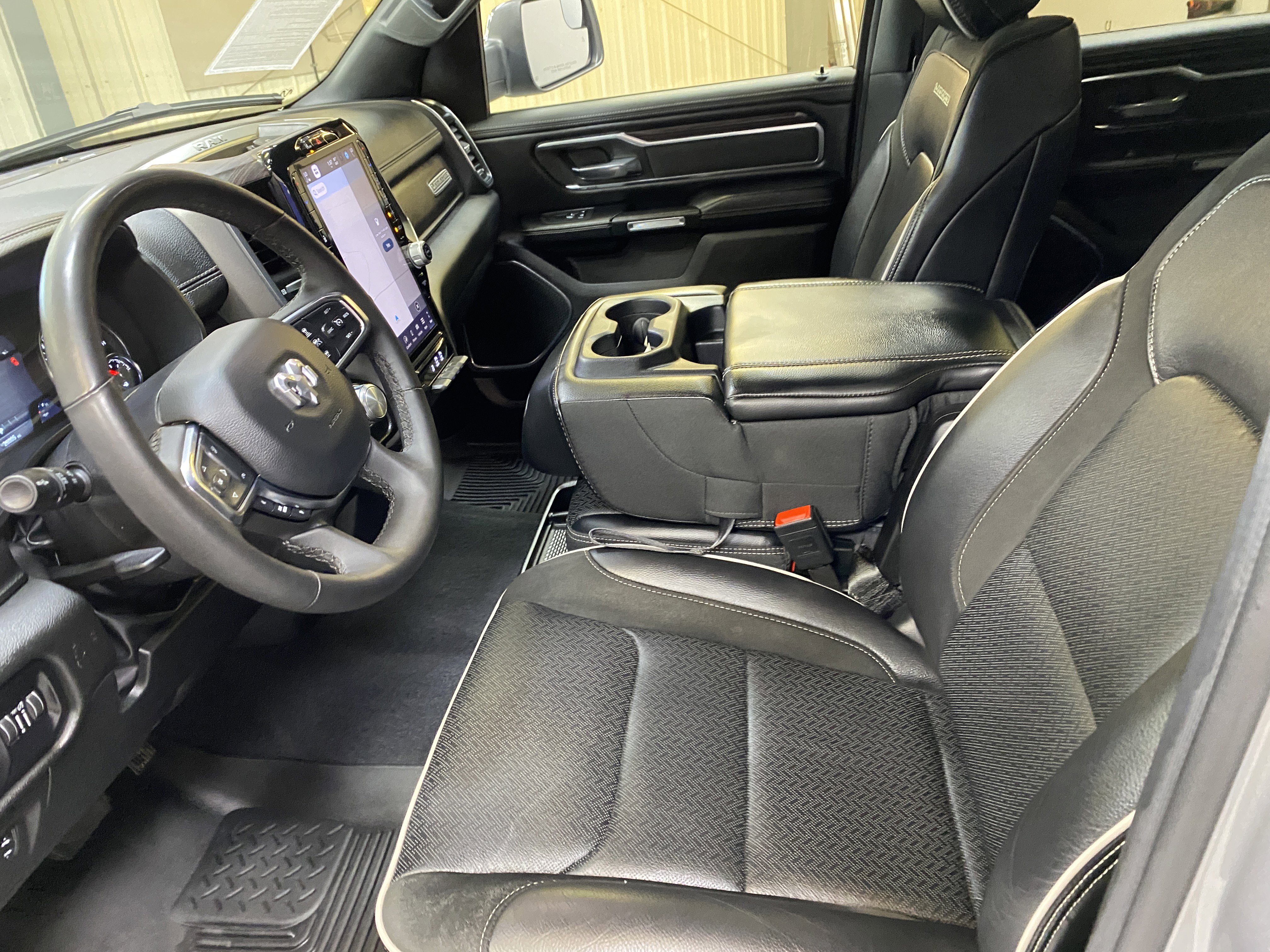 Used 2025 RAM 1500 Laramie image 22