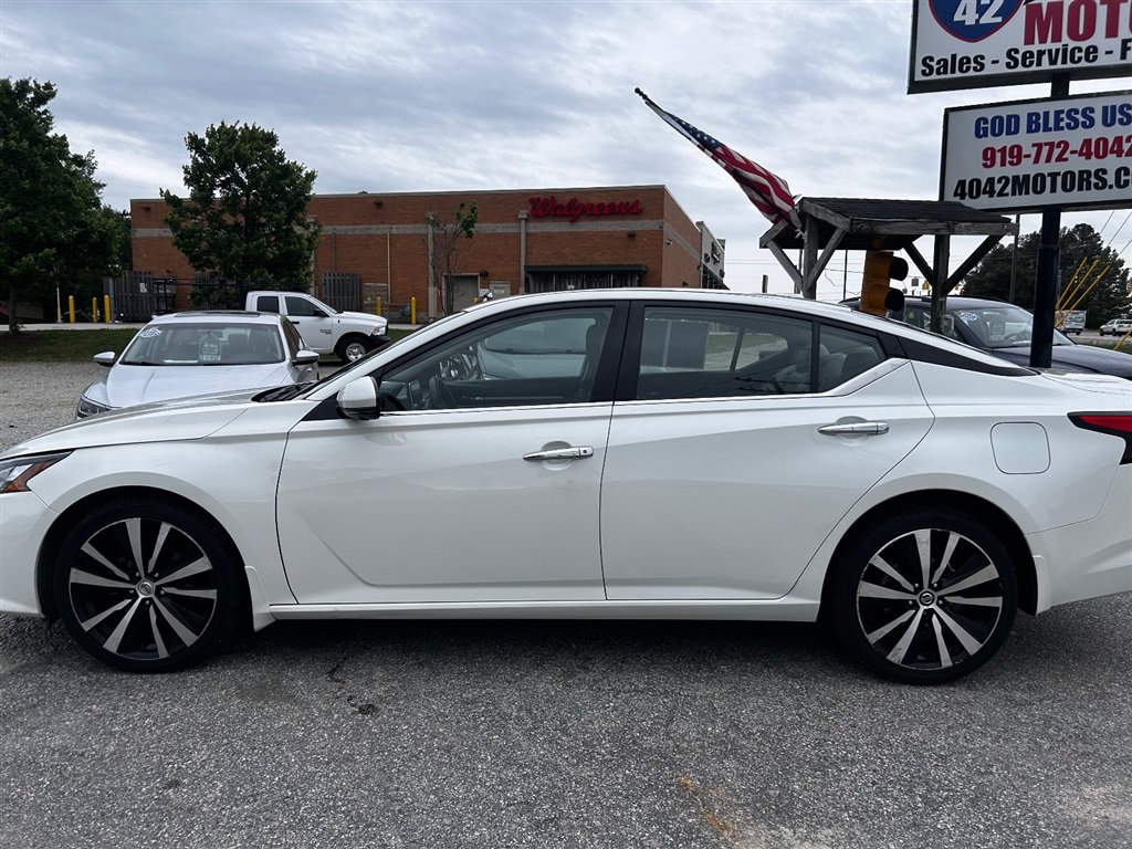 Used 2021 Nissan Altima 2.5 Platinum AWD/4WD image 2