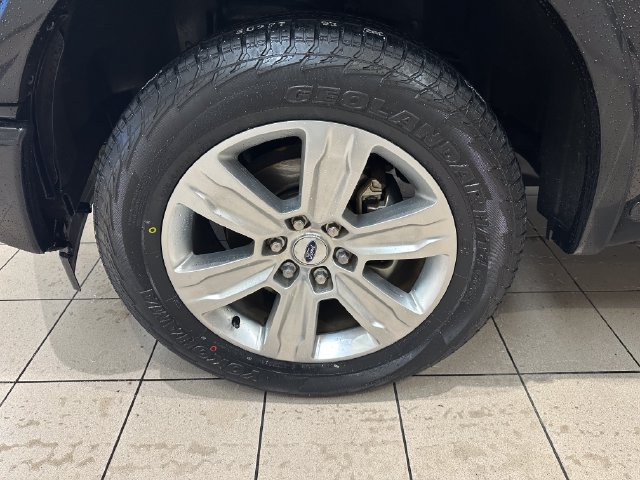 Used 2017 Ford F150 Platinum w/ Equipment Group 701A Luxury AWD/4WD image 32
