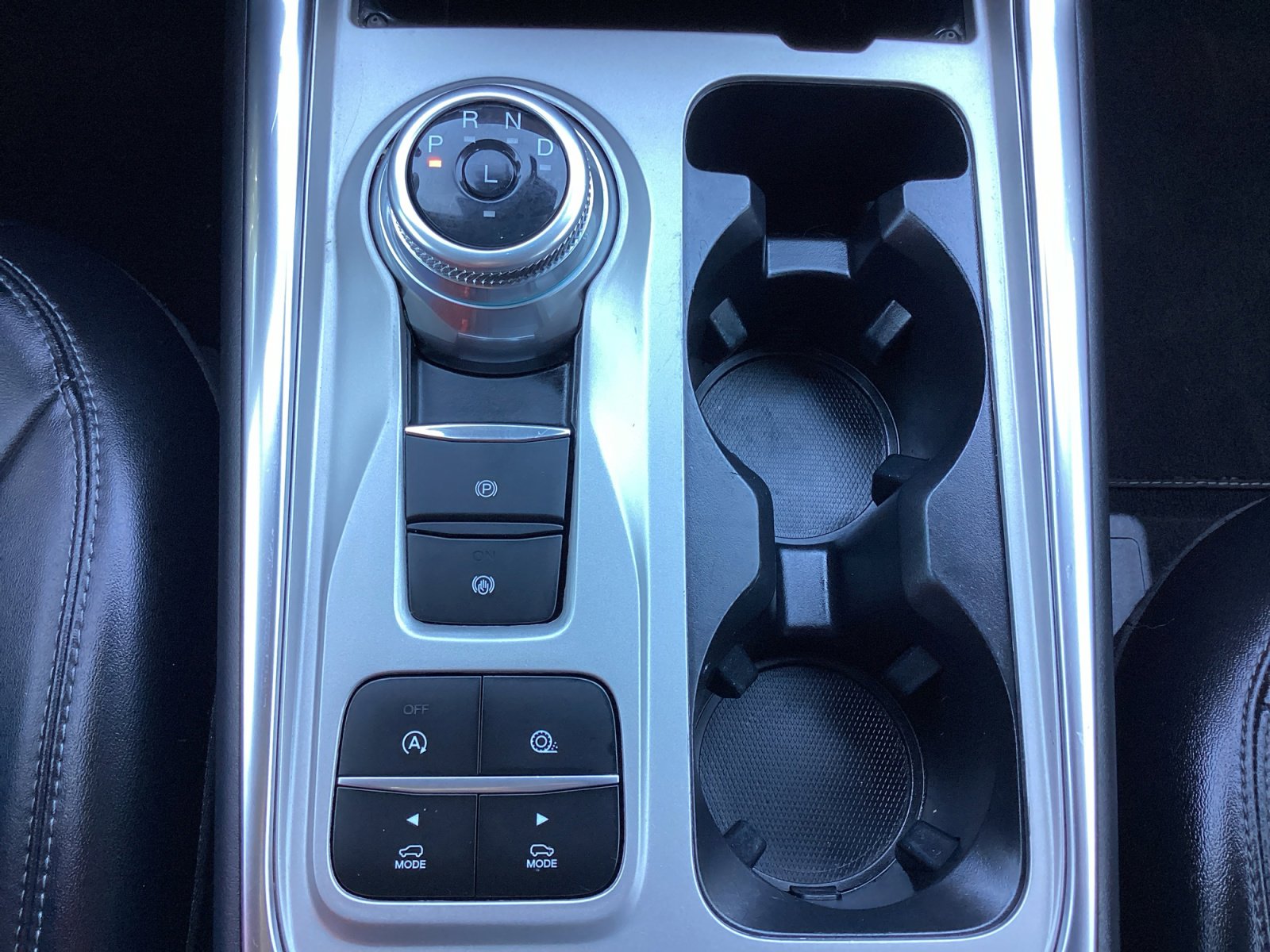 Used 2023 Ford Explorer XLT w/ Equipment Group 202A image 27