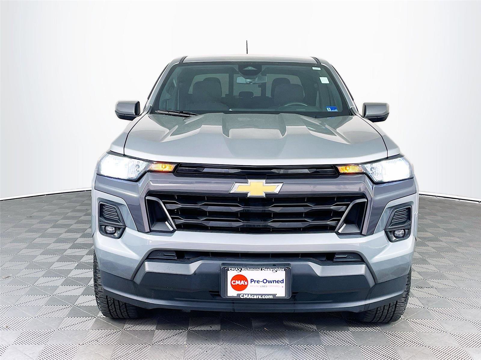 Used 2024 Chevrolet Colorado LT w/ LT Convenience Package image 2