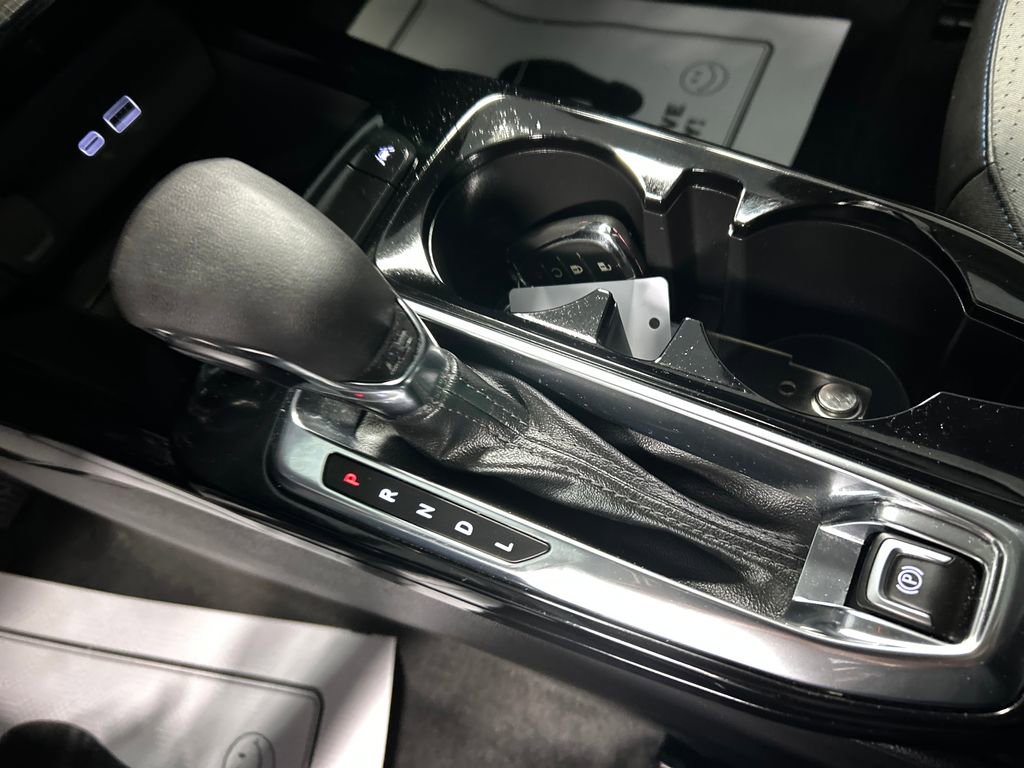 Used 2025 Chevrolet Trax LT w/ Sunroof Package image 20