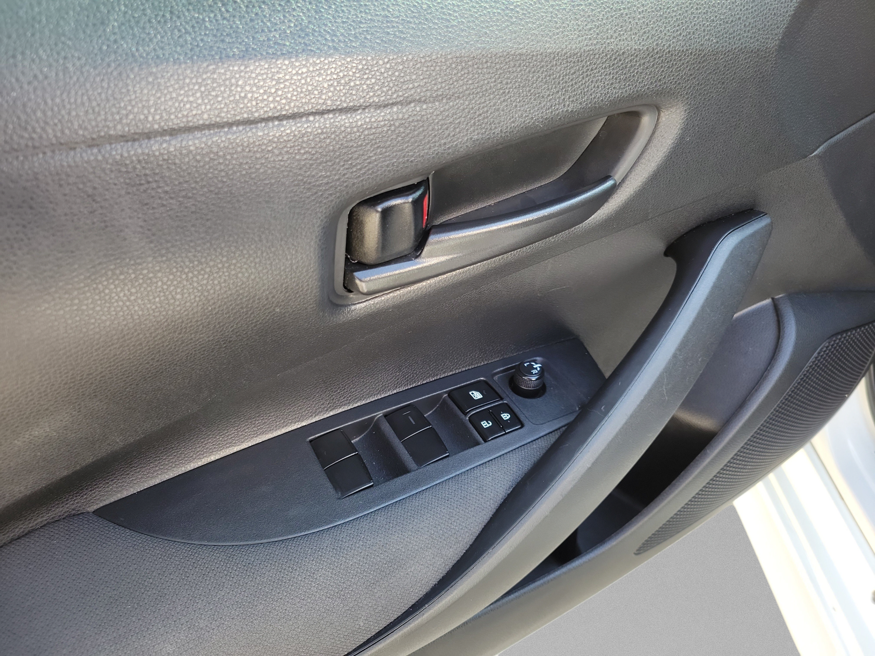 Used 2024 Toyota Corolla LE FWD image 13