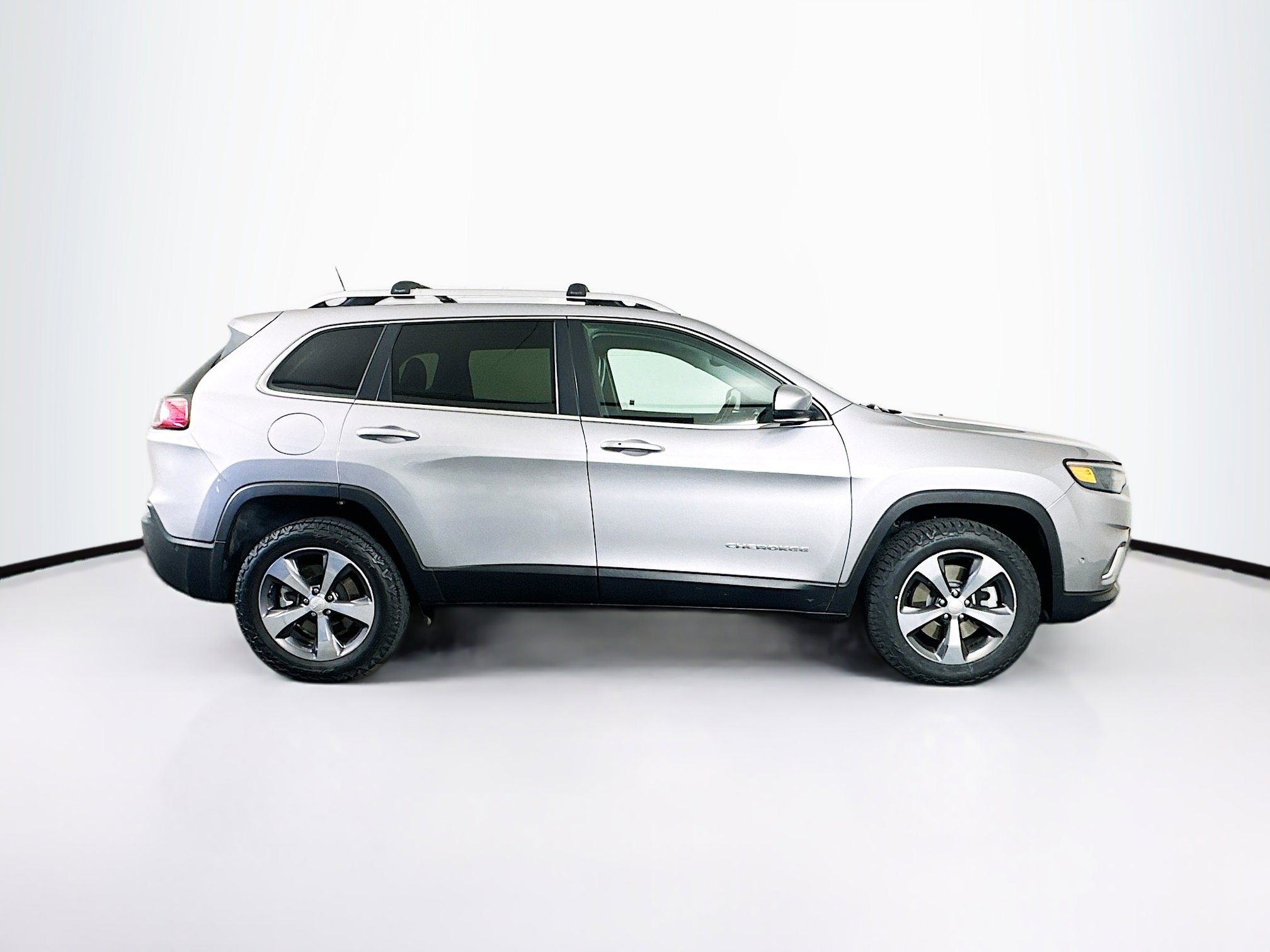 Used 2019 Jeep Cherokee Limited w/ Luxury Group AWD/4WD image 10
