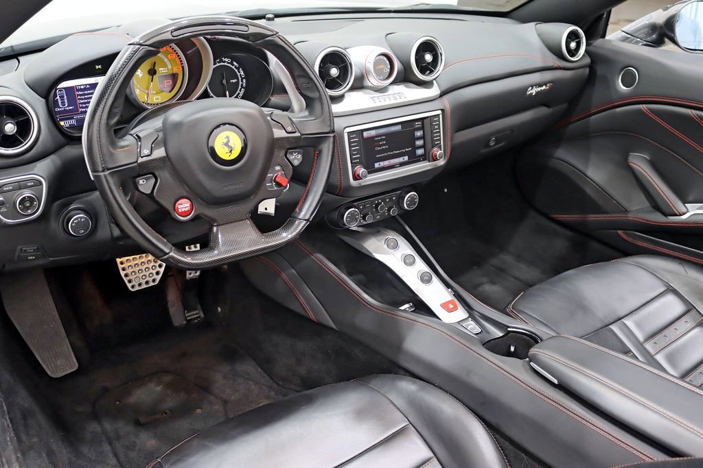 Used 2016 Ferrari California T image 16