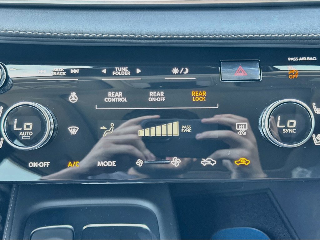New 2027 INFINITI QX60 Luxe FWD image 16