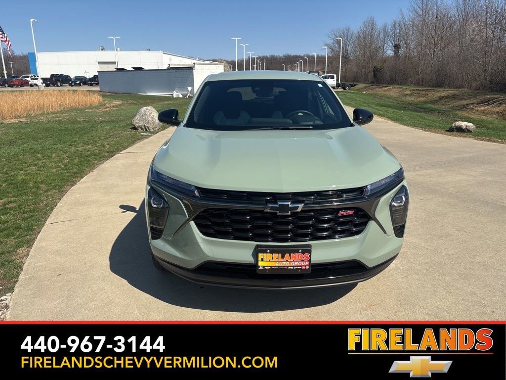 Certified 2024 Chevrolet Trax RS w/ Driver Confidence Package image 12