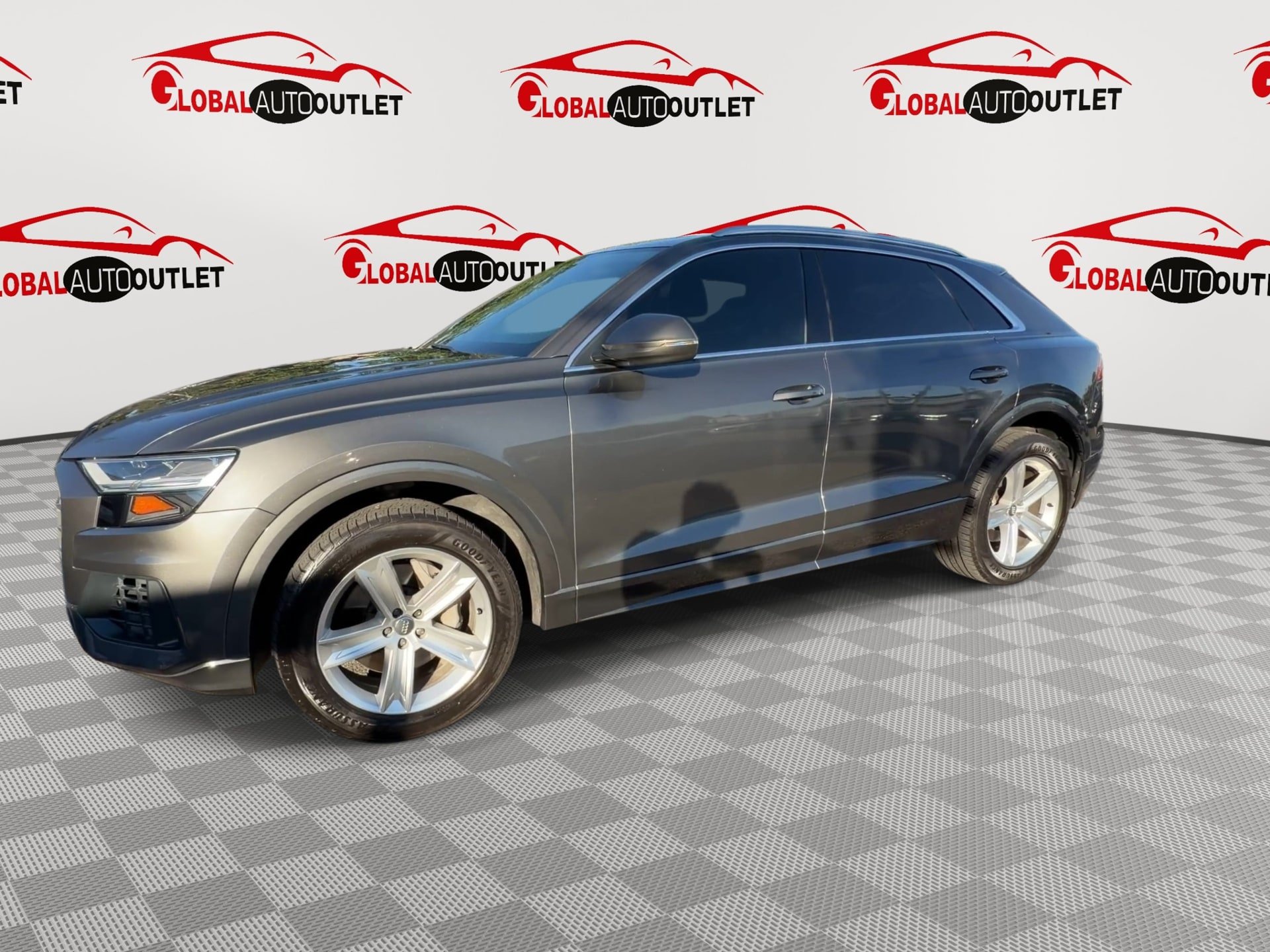 Used 2019 Audi Q8 Premium w/ Convenience Package AWD/4WD image 4