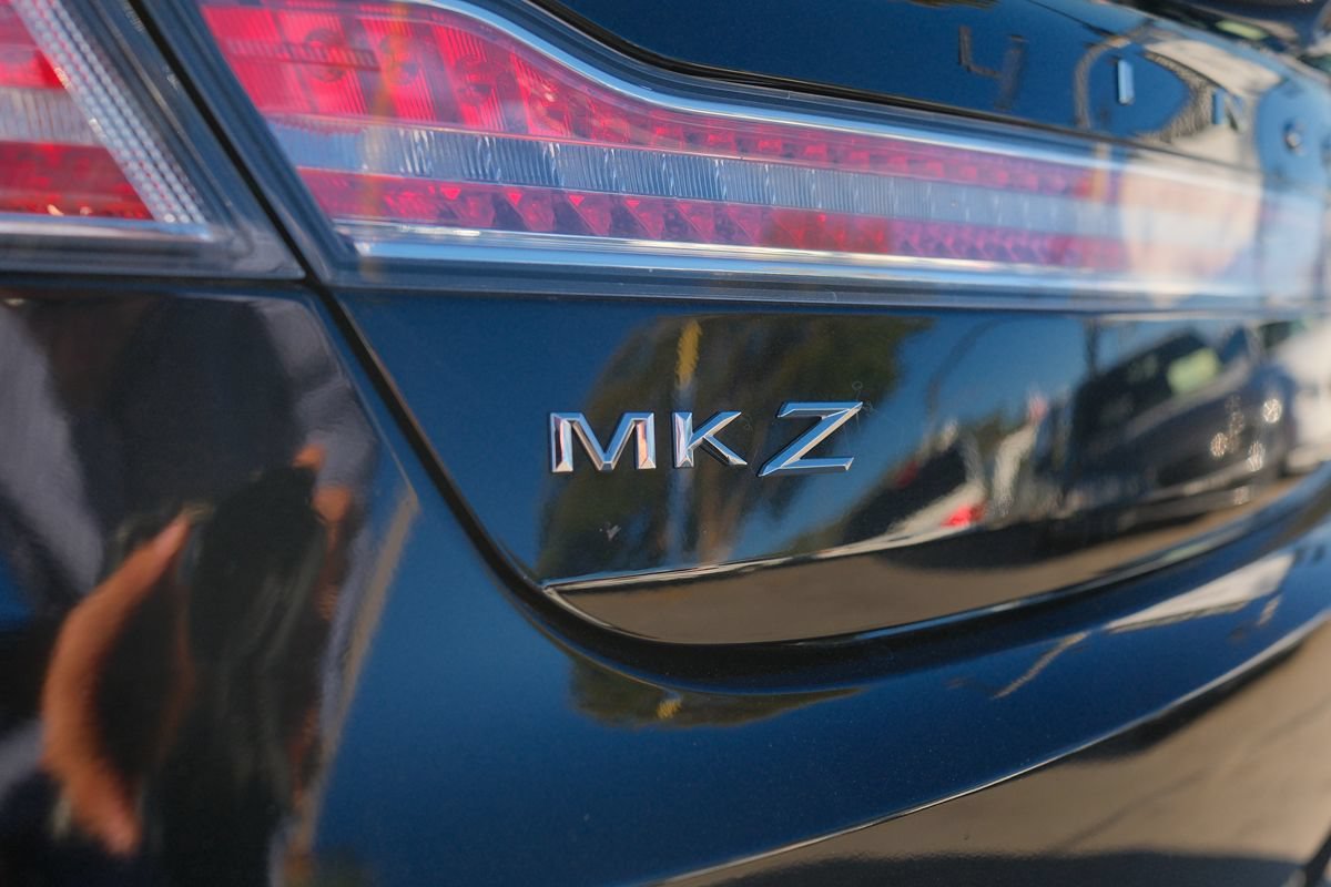 Used 2019 Lincoln MKZ Reserve w/ Reserve Plus Package FWD image 35