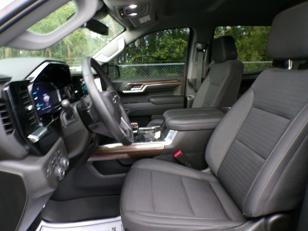 Used 2023 Chevrolet Silverado 1500 RST AWD/4WD image 13
