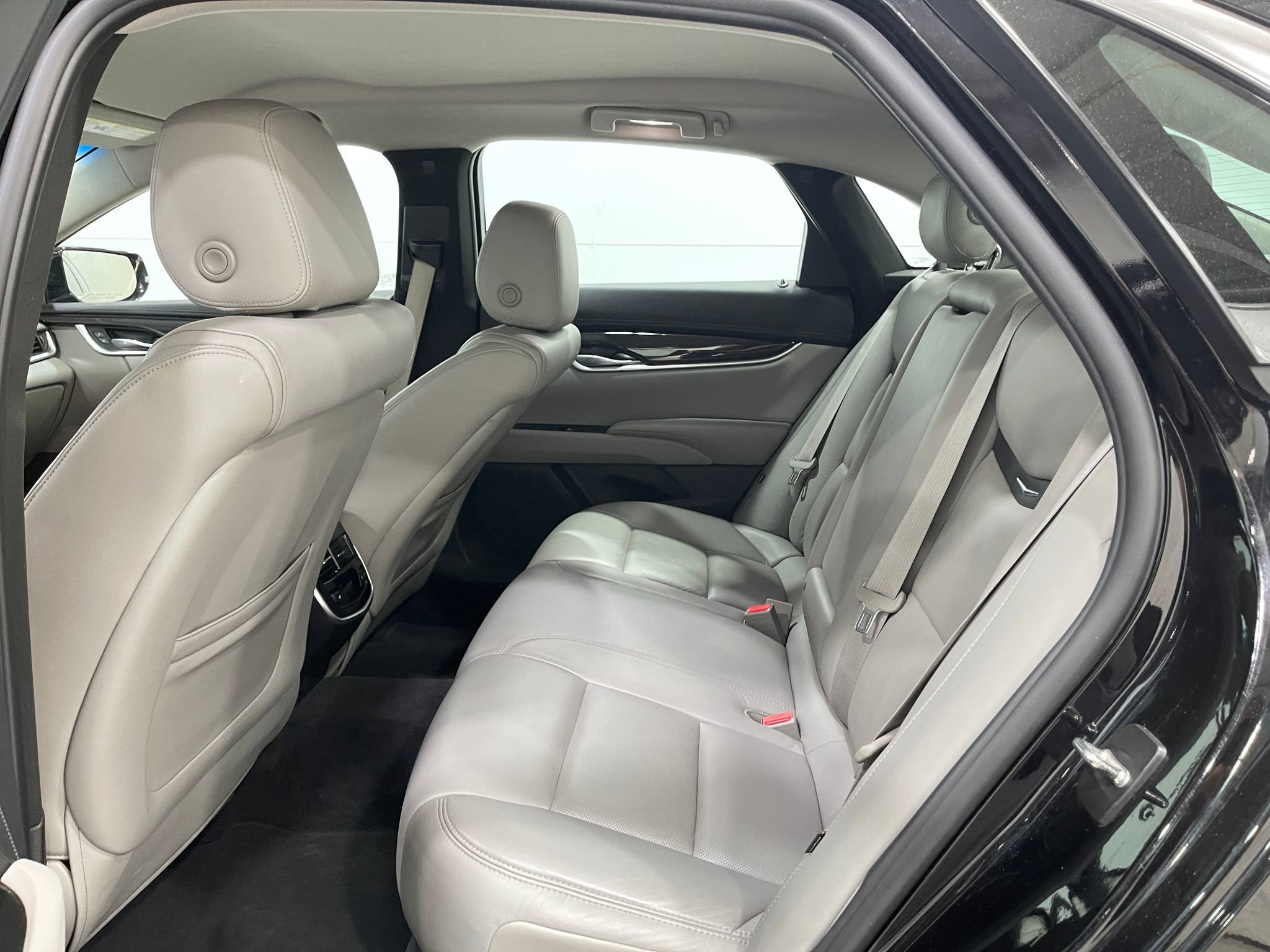 Used 2017 Cadillac XTS Luxury FWD image 29