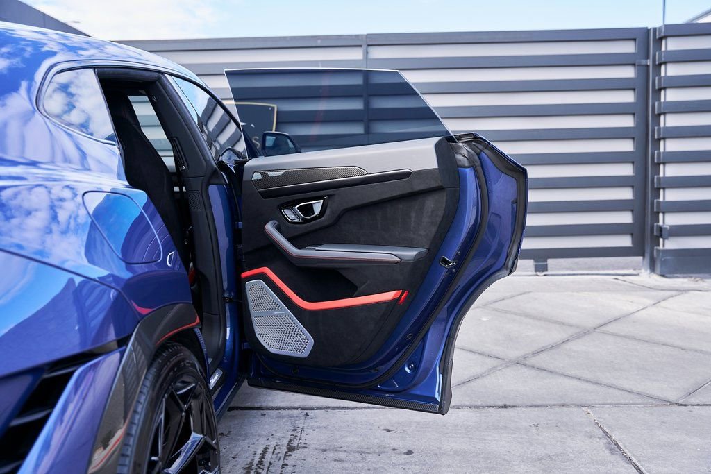 Used 2024 Lamborghini Urus Performante image 32