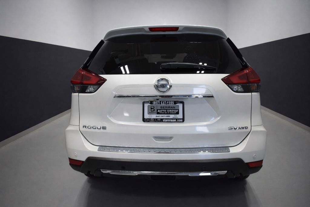 Used 2019 Nissan Rogue SV image 9