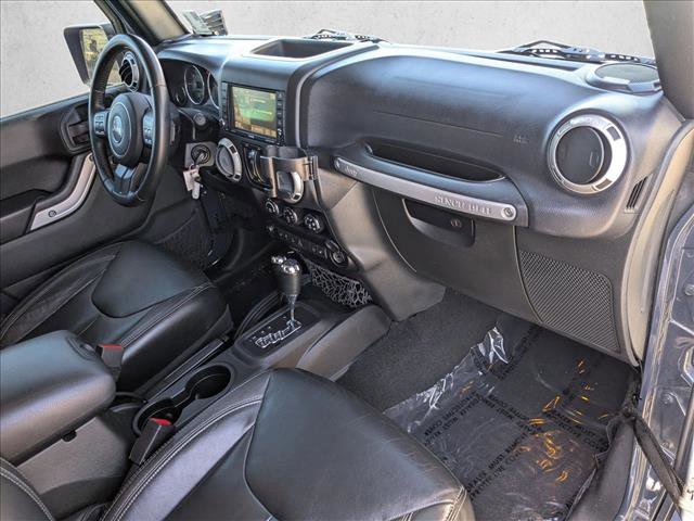 Used 2016 Jeep Wrangler Unlimited Rubicon w/ Connectivity Group AWD/4WD image 21