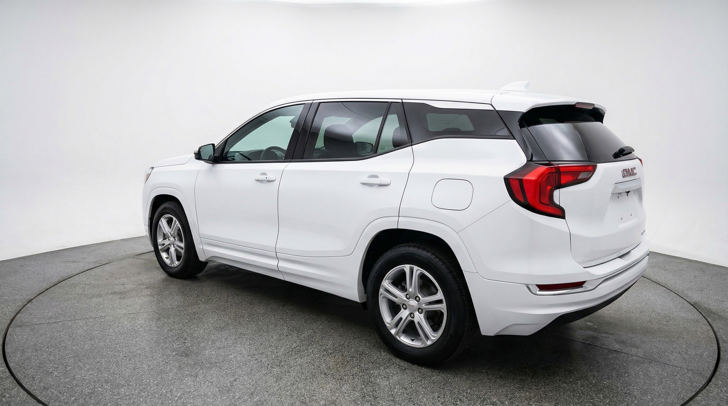 Used 2024 GMC Terrain SLE image 6