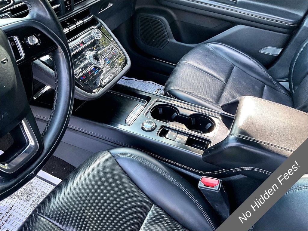 Used 2022 Lincoln Corsair AWD w/ Premium Package image 12