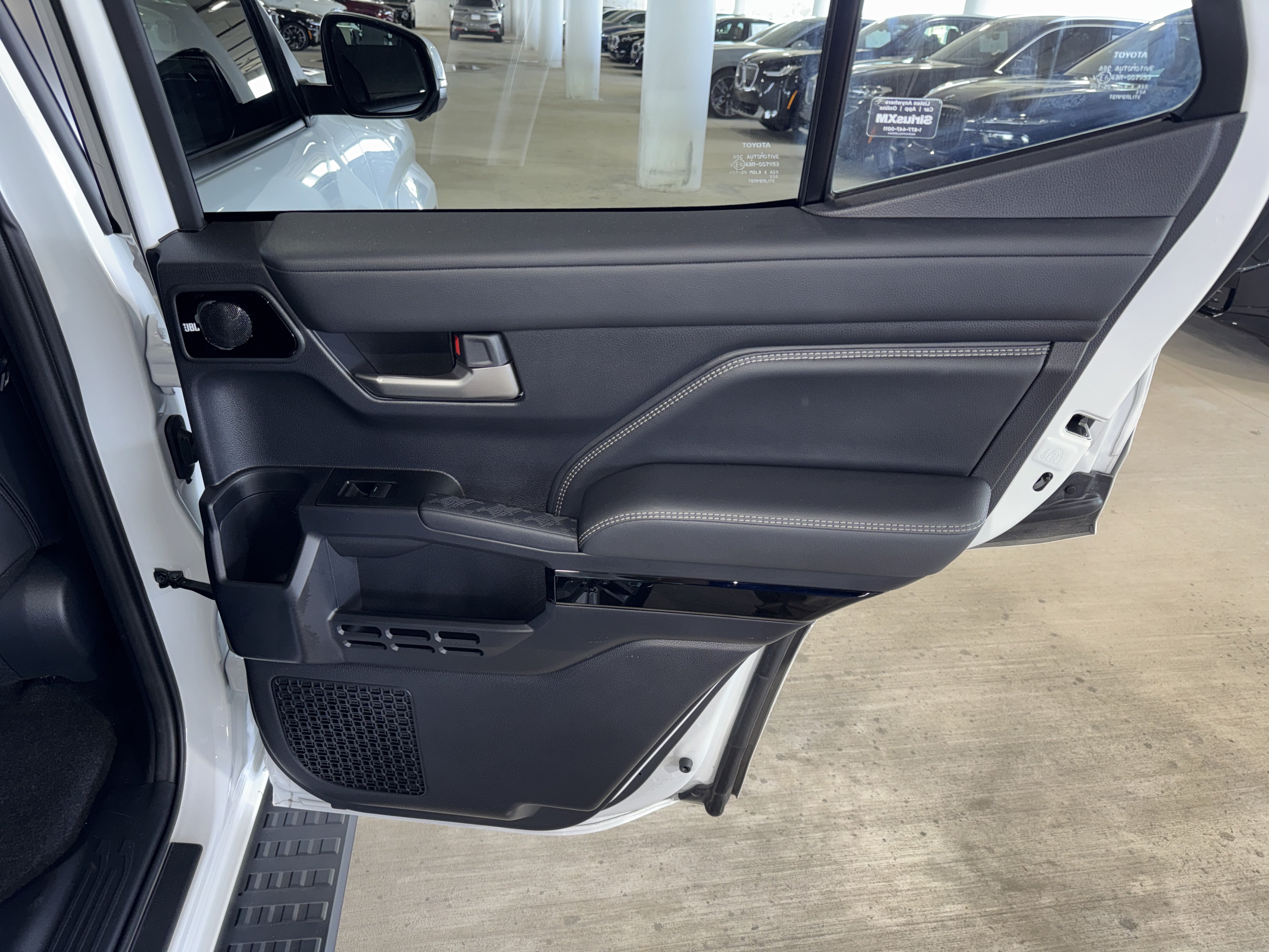 Used 2025 Toyota 4Runner Limited AWD/4WD image 10