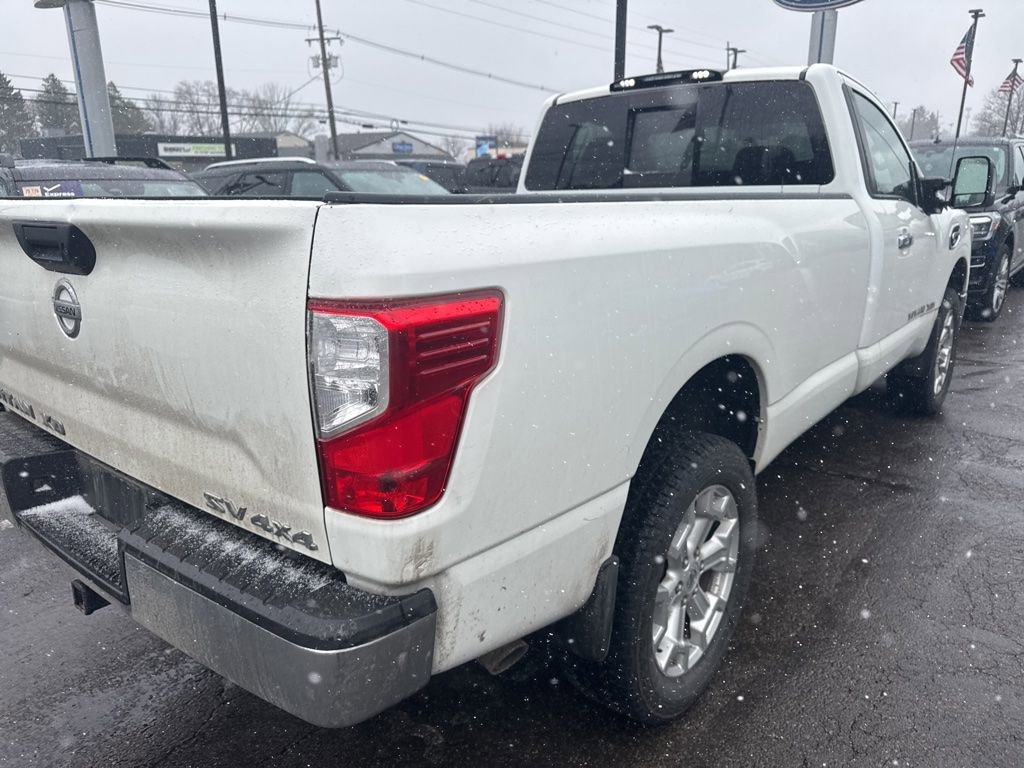 Used 2017 Nissan Titan SV image 5