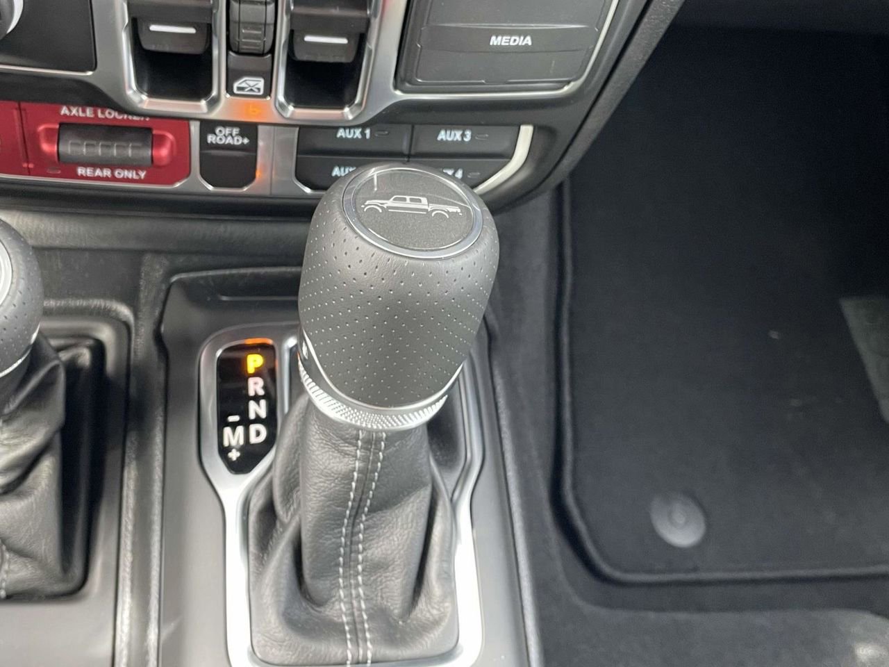 New 2025 Jeep Gladiator Mojave w/ Safety Group image 23