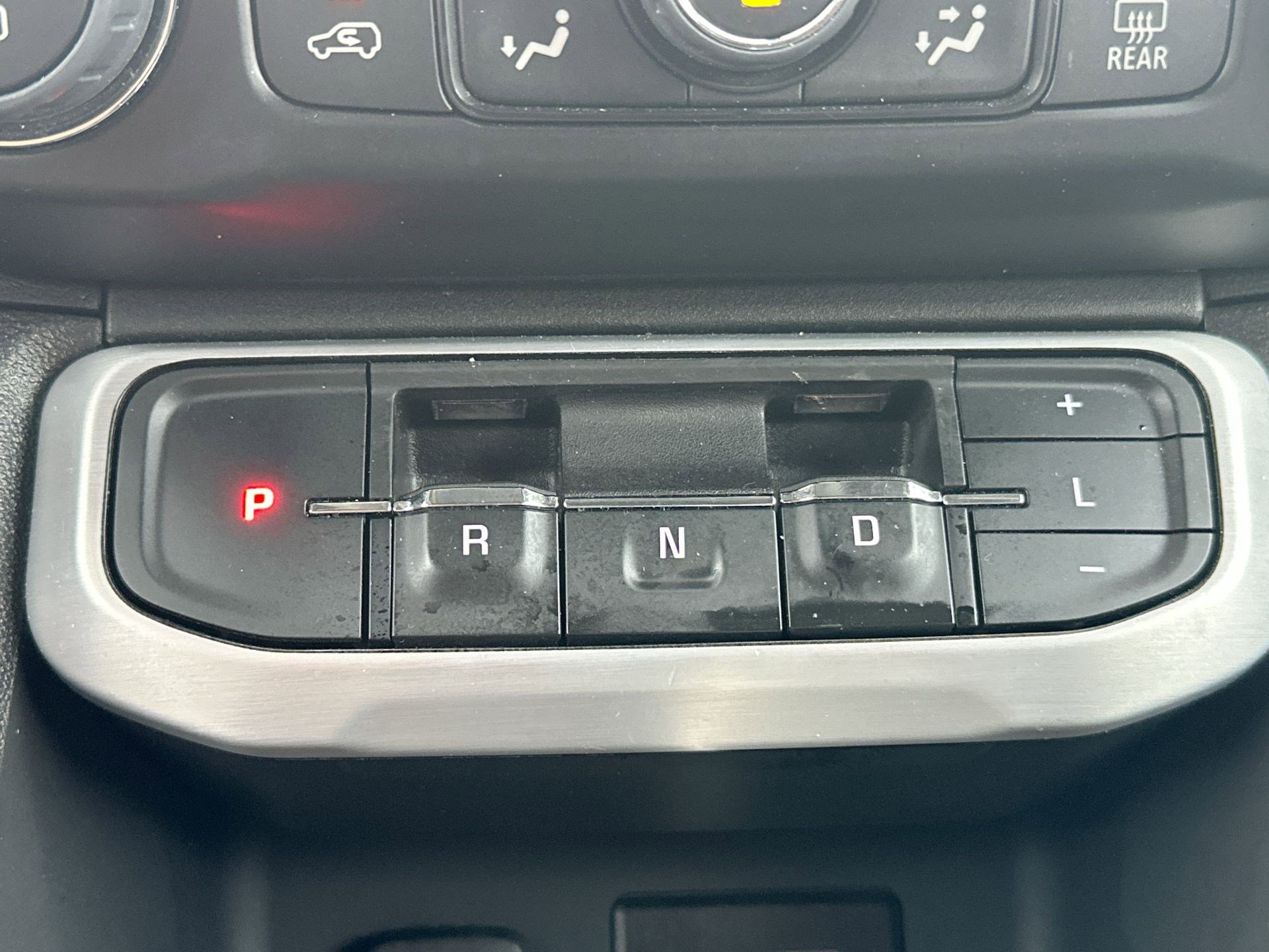 Used 2023 GMC Acadia SLE FWD image 30