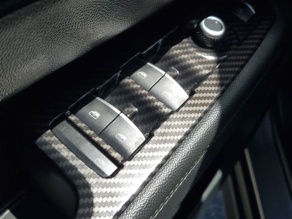 Used 2018 Alfa Romeo Stelvio AWD image 25