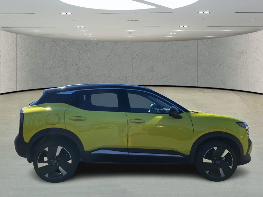 Certified 2025 Nissan Kicks SR w/ Interior Electronics Package image 6