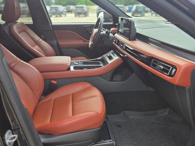 Used 2025 Lincoln Aviator Reserve w/ Illumination Package AWD/4WD image 16
