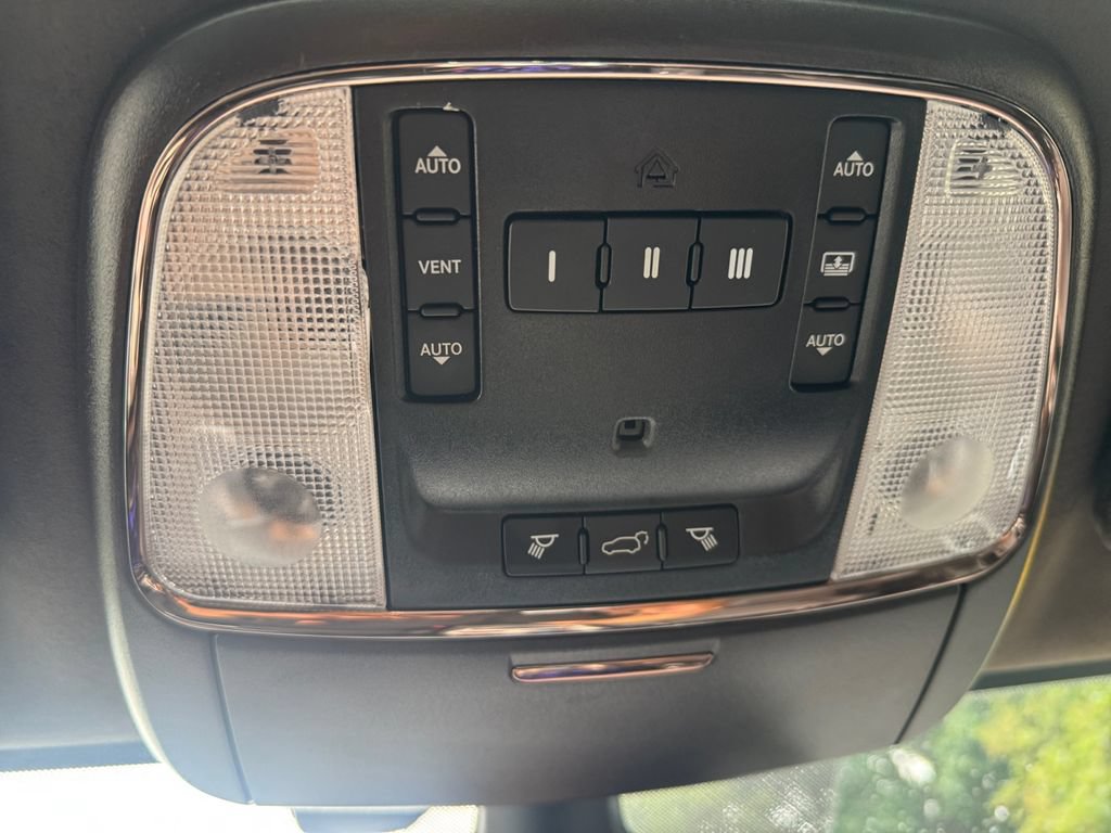 Used 2019 Jeep Grand Cherokee Summit w/ Platinum Series Group AWD/4WD image 29