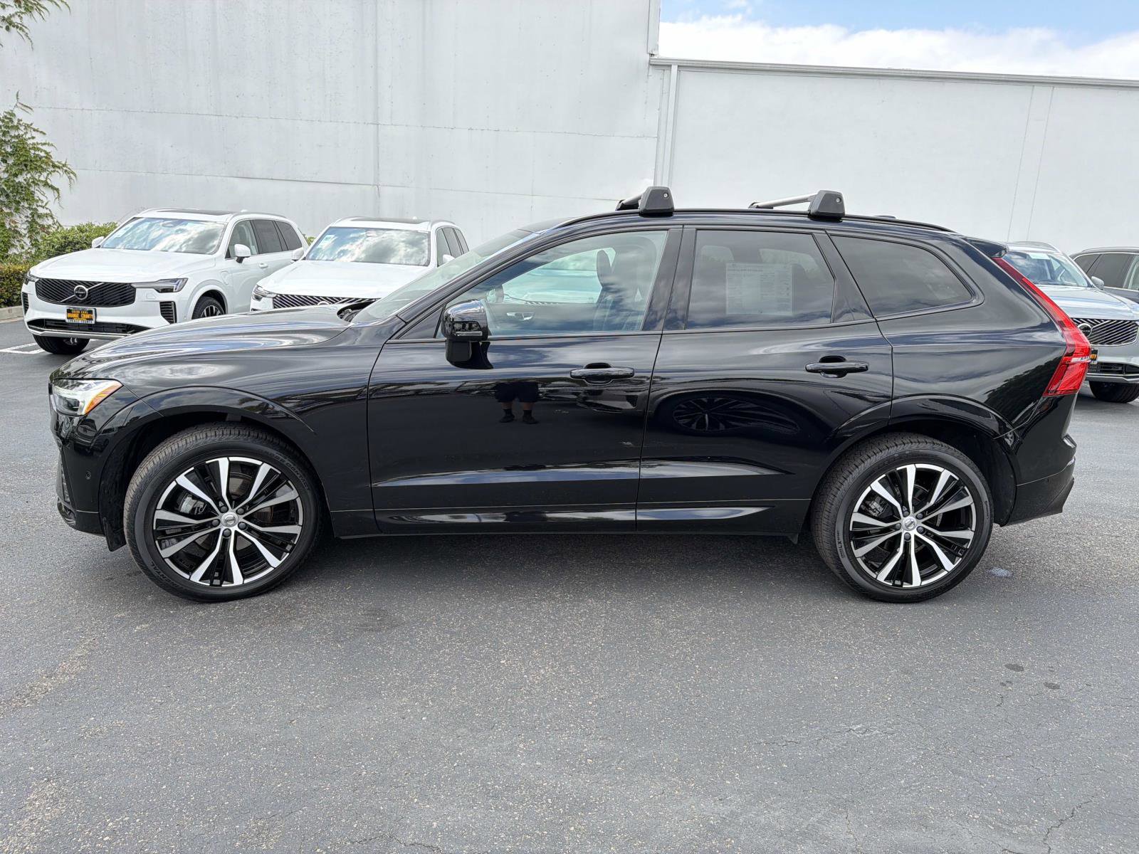 Certified 2023 Volvo XC60 B5 Plus AWD/4WD image 8