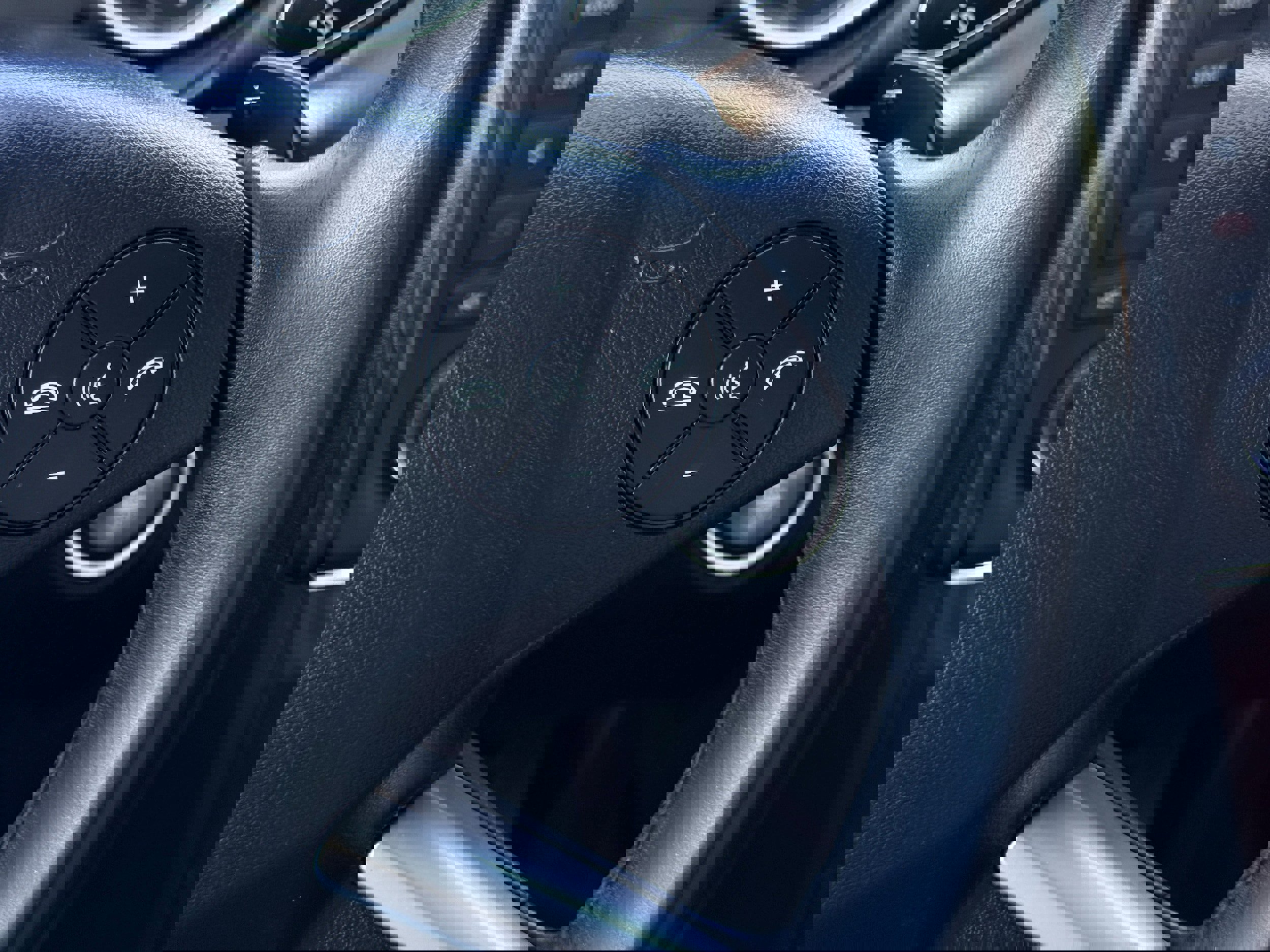 Used 2011 Mercedes-Benz GL 450 4matic image 16