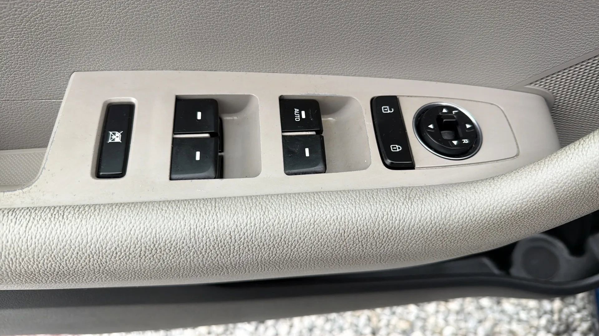 Used 2017 Hyundai Sonata SE w/ Cargo Package image 11