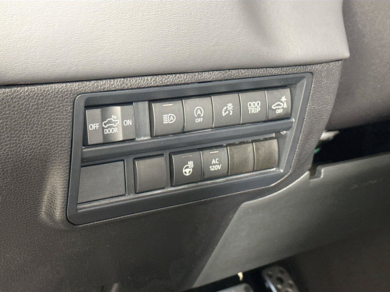 Used 2025 Toyota Tundra Platinum w/ TRD Off-Road Package AWD/4WD image 16