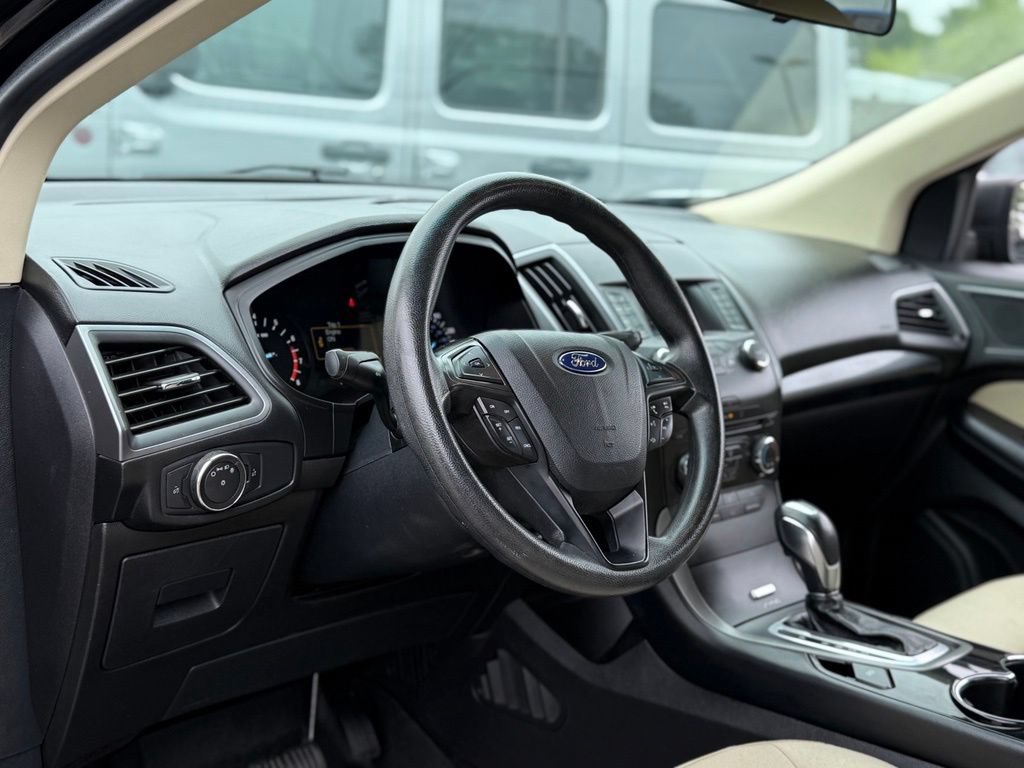 Used 2016 Ford Edge SE AWD/4WD image 12
