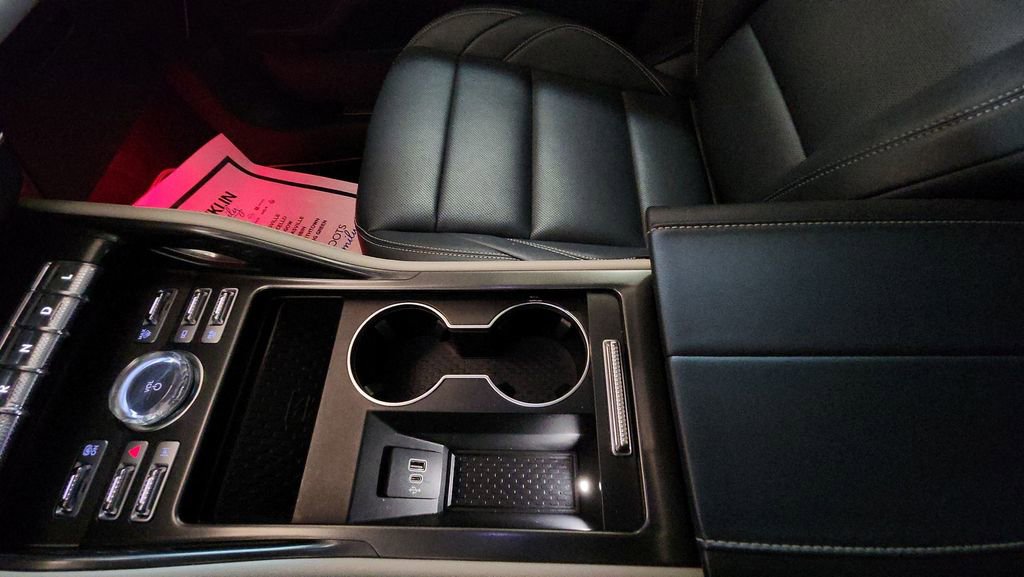 Used 2025 Lincoln Nautilus Premier image 25