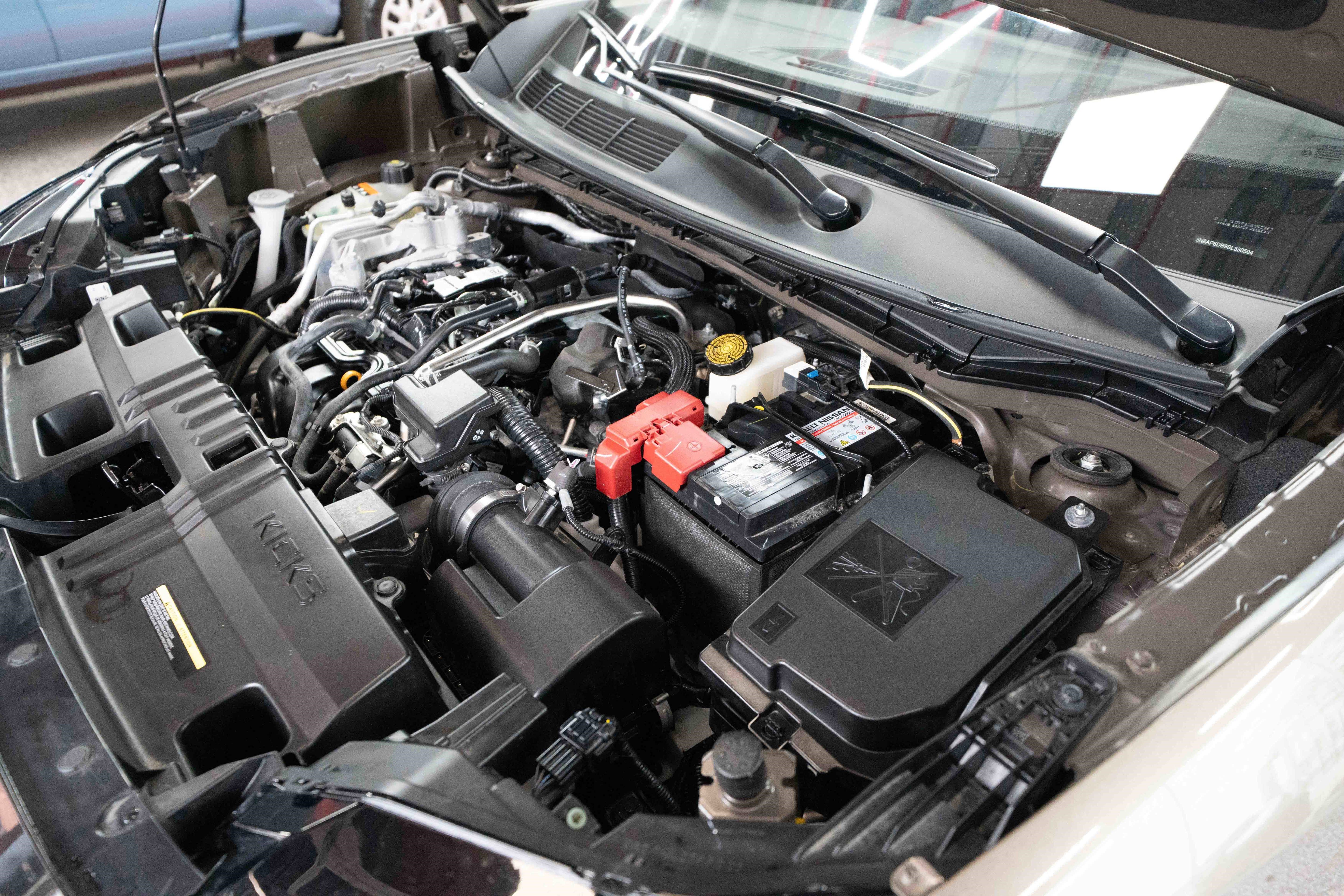 Used 2025 Nissan Kicks SR image 33