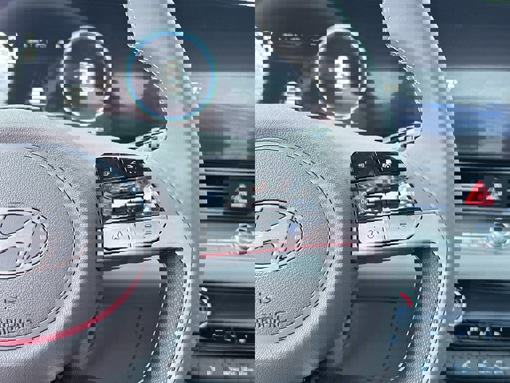 New 2025 Hyundai Elantra SEL image 15