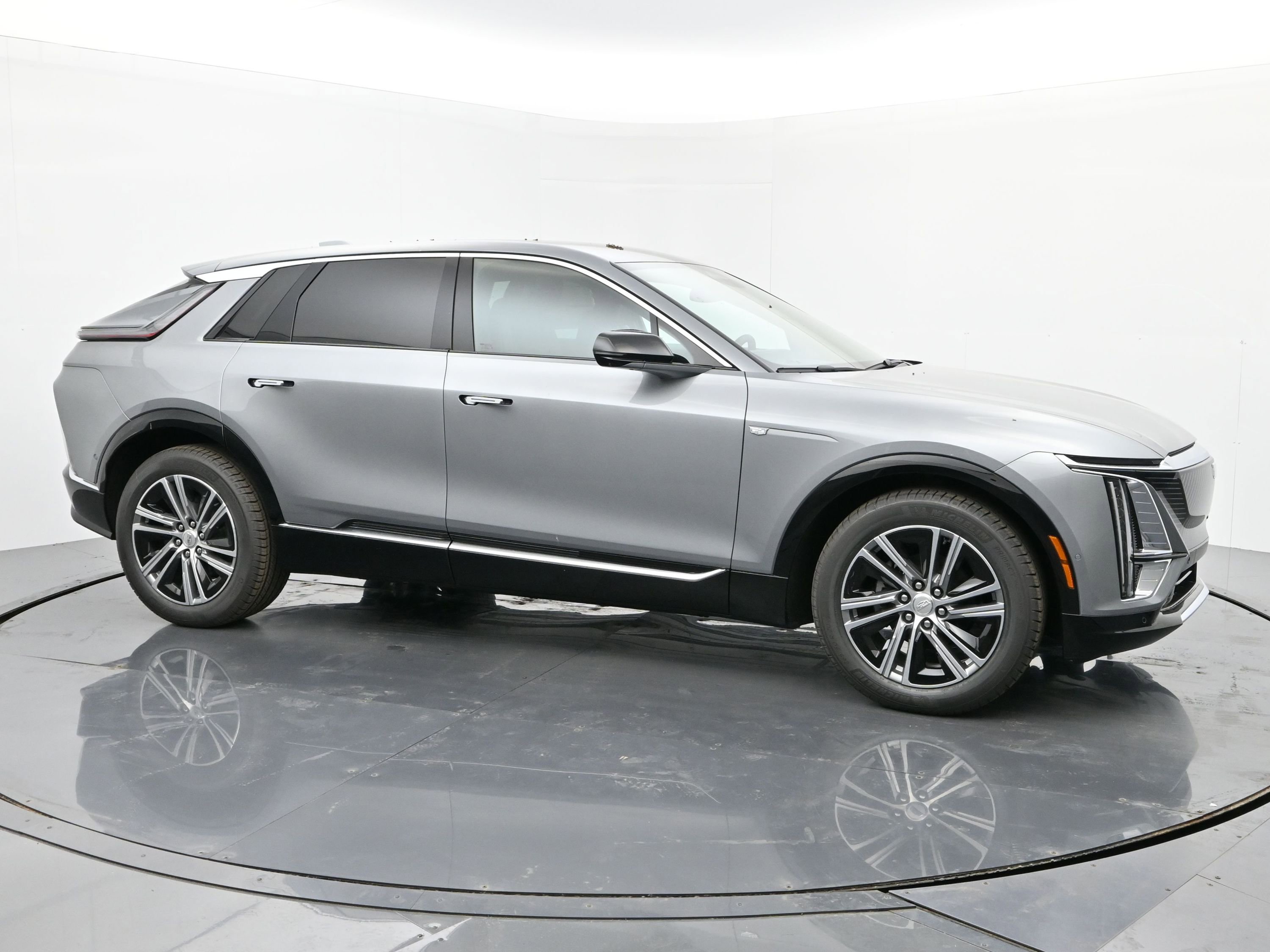 New 2025 Cadillac Lyriq Luxury image 7