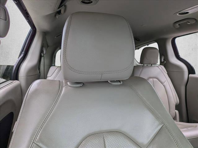 Used 2021 Chrysler Pacifica Touring-L FWD image 15