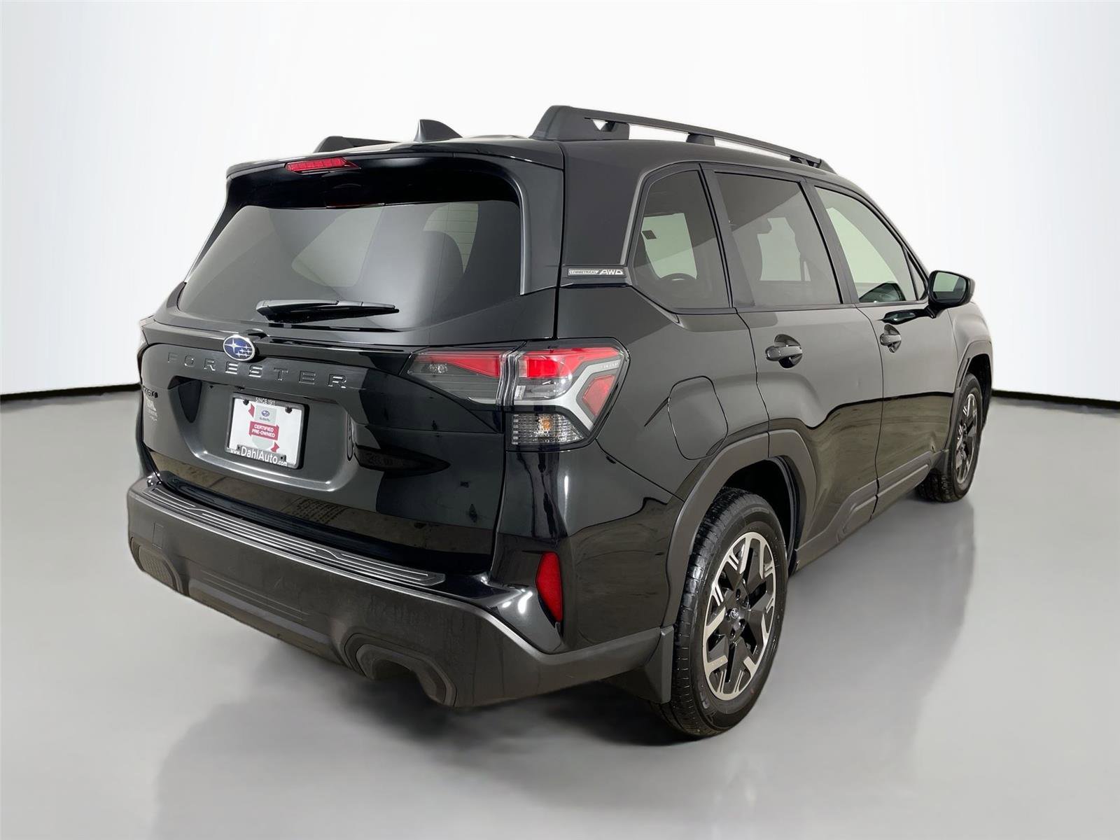 Used 2025 Subaru Forester Premium image 13